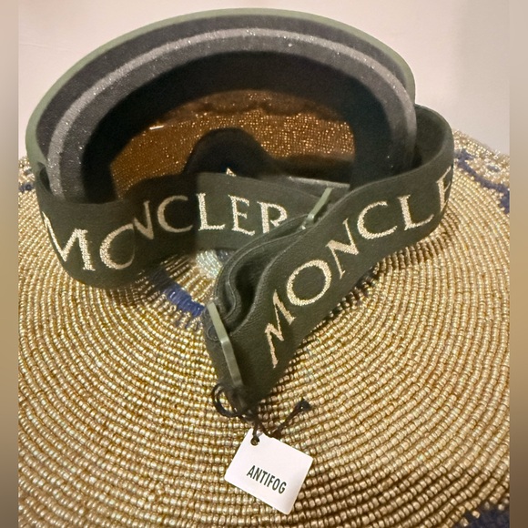 Moncler Army Green Gold Ski Snow Goggles New Never Worn W/Original Case - Picture 11 of 13